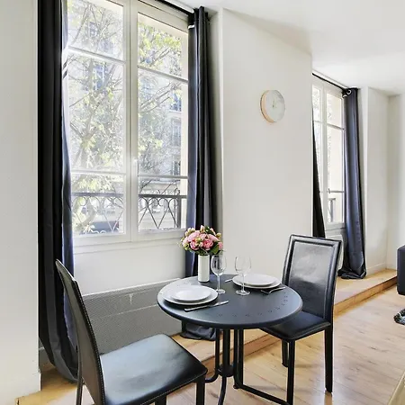 Apartment Cmg Rue De Bretagne 1 *