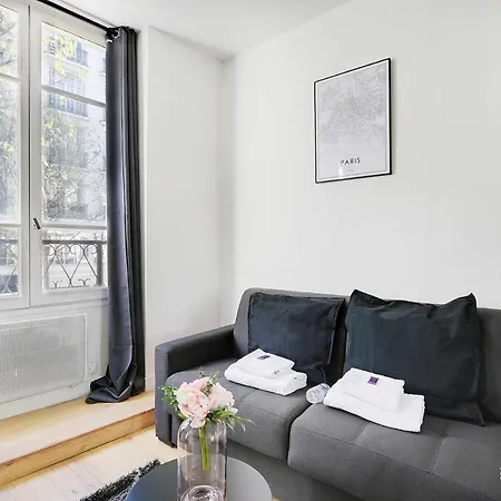 Cmg Rue De Bretagne 1 Paris